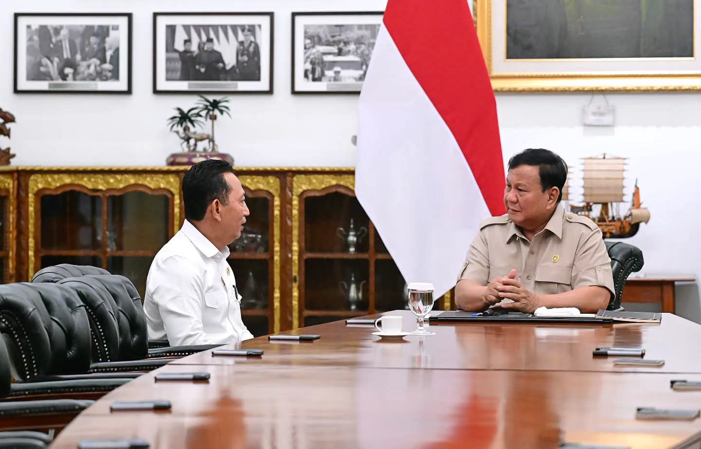 Presiden Prabowo Subianto Menerima KSP Jenderal Listyo Sigit Prabowo di Istana Merdeka