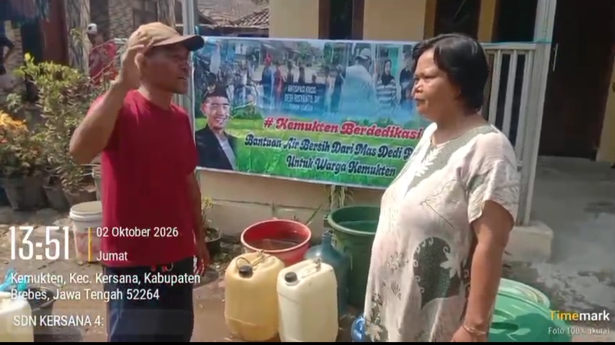 Aksi Kemanusiaan Jumat Berkah, Tokoh Sosial Dedi Risyanto Salurkan 10 Tangki Air Bersih untuk Warga Desa Kemukten Brebes