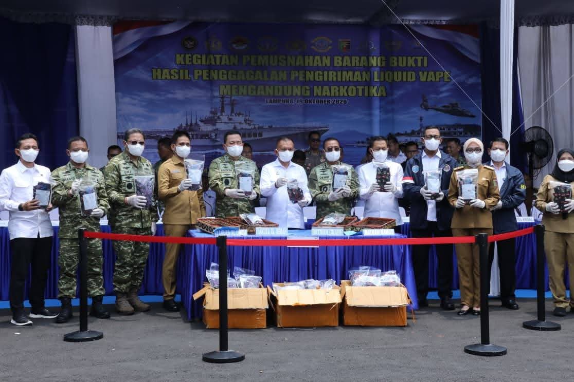 PERANG LAWAN MODUS BARU: KEMENKO POLKAM, TNI AL, DAN BNN MUSNAHKAN 4.364 VAPE NARKOTIKA SENILAI RP 34,9 MILIAR
