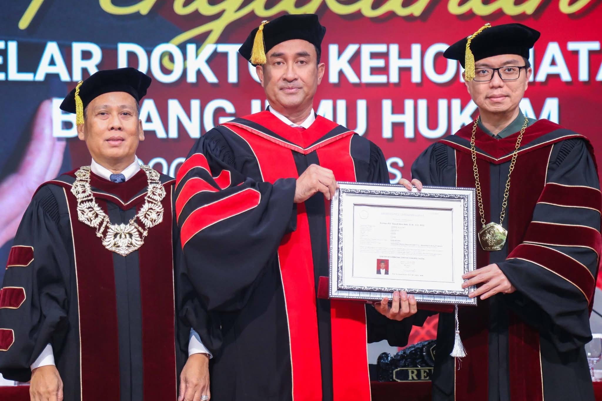 SELAMAT & SUKSES, KEPALA BNN RI RESMI MENYANDANG GELAR DOKTOR KEHORMATAN