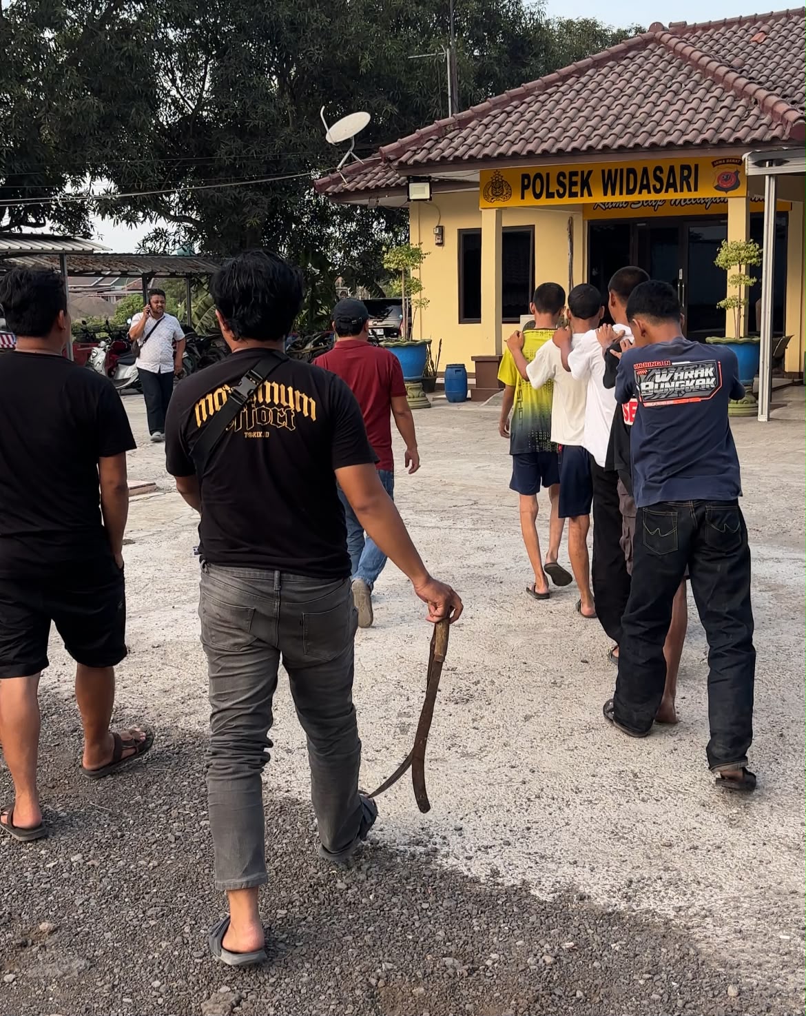 Viral! Remaja Bawa Sajam, Polisi Amankan 9 Orang