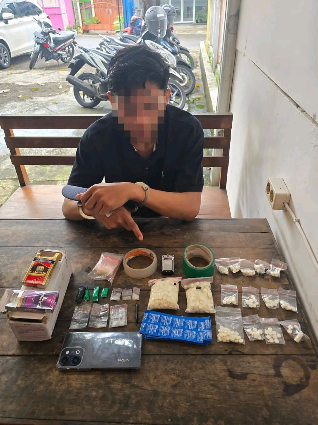 Polda Jateng Sikat Bandar Narkoba di Demak: Ribuan Pil Koplo dan Paket Sabu Disita